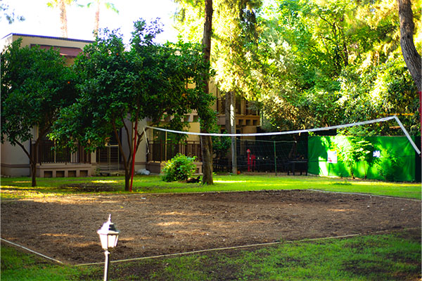 Basketbol,Tenis ve Voleybol Sahalarında  Ter Atın